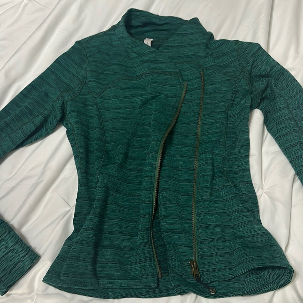 Lululemon green zip jacket. Size 8.